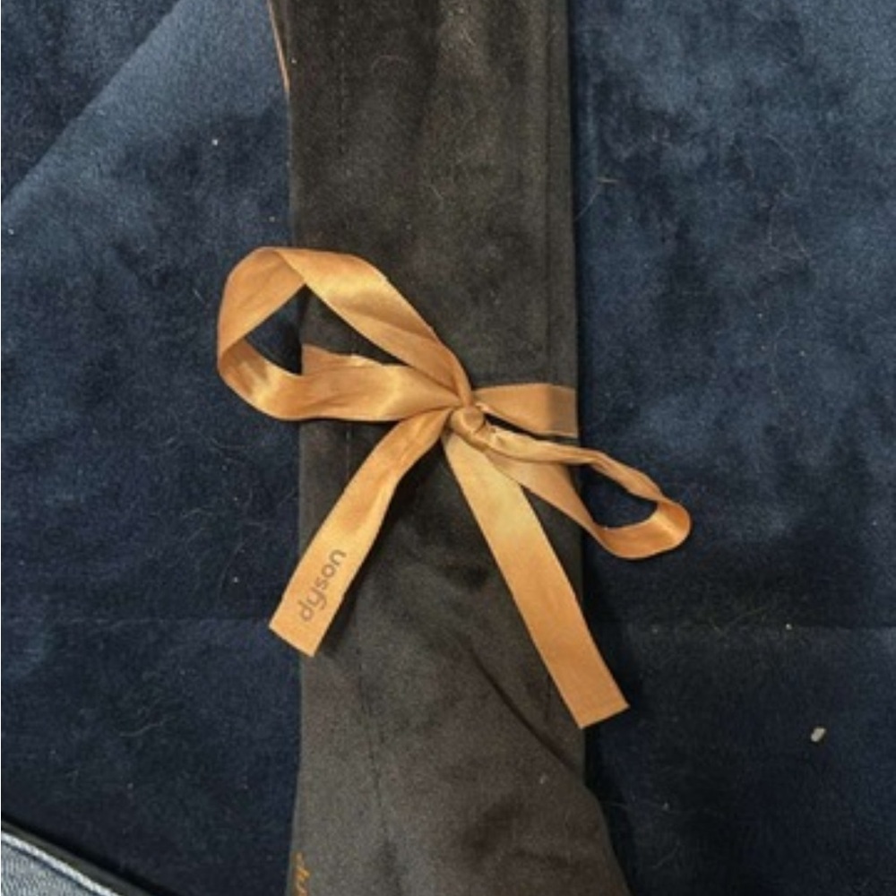 Dyson cordless hair straightener - Picture 4 of 4